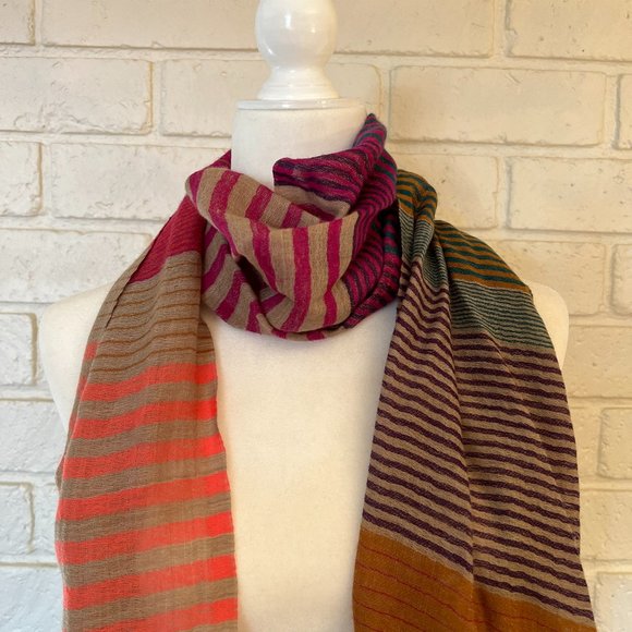 Multi-colored striped scarf - Picture 2 of 6